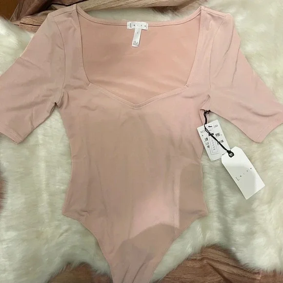 PRICE FIRM Leith Sweetheart Neck Bodysuit in Pink Smoke - Picture 5 of 8